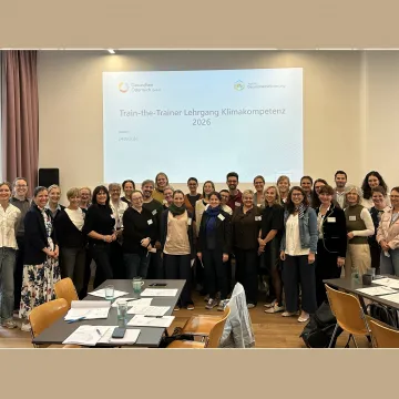Gruppenfoto der Teilnehmer:innen des Lehrgangs 2026