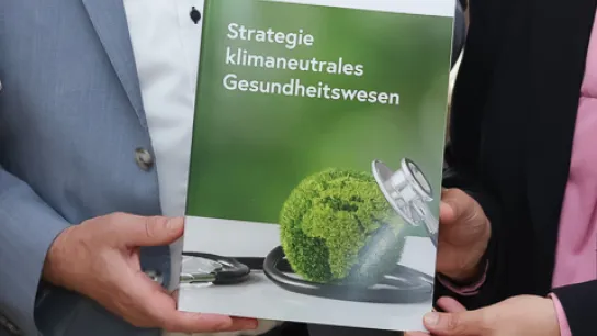 Strategie Pressekonferenz Strategie gehalten bei Pressekonferenz